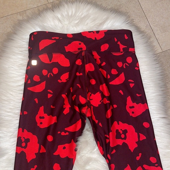 Fabletics Salar Leggings in Bonsoir Floral Print - Picture 6 of 7
